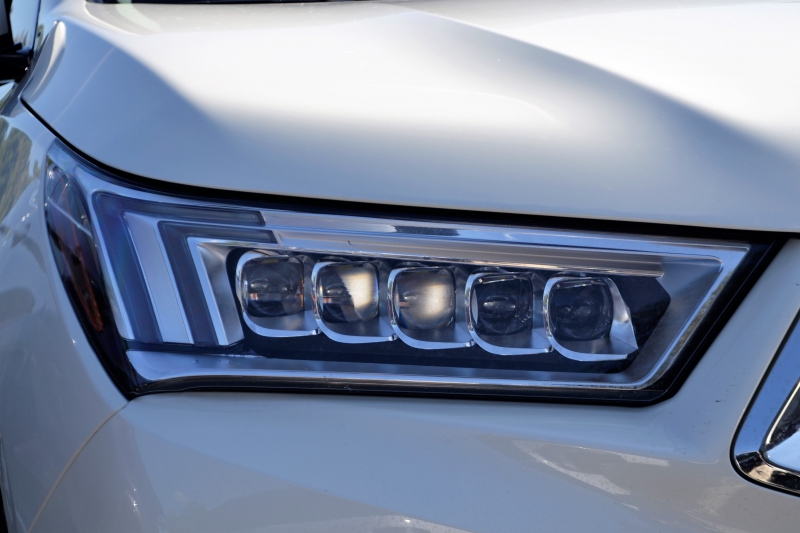 automobile-ASCROS-min_acura-headlamp-2834131